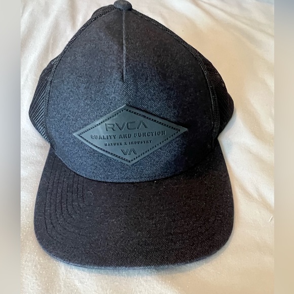 RVCA SnapBack Hat - Picture 1 of 2